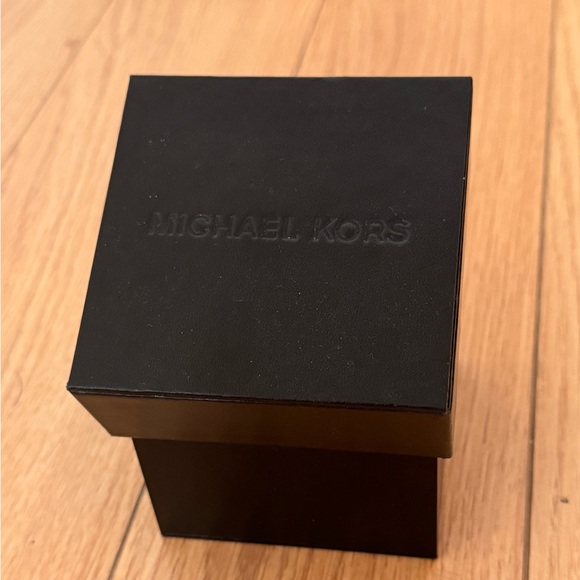 Michael Kors Watch - Picture 3 of 5